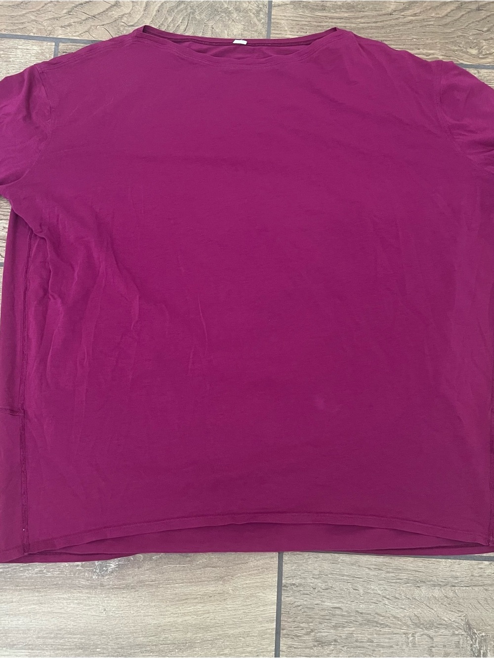 Lululemon Back In Action Short Sleeve Tee Magenta Size 10/12 Relaxed